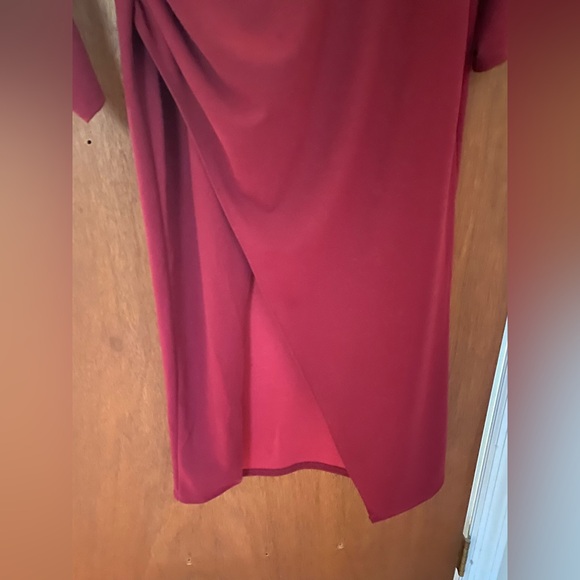 Pretty little thing burgundy dress - Picture 2 of 7